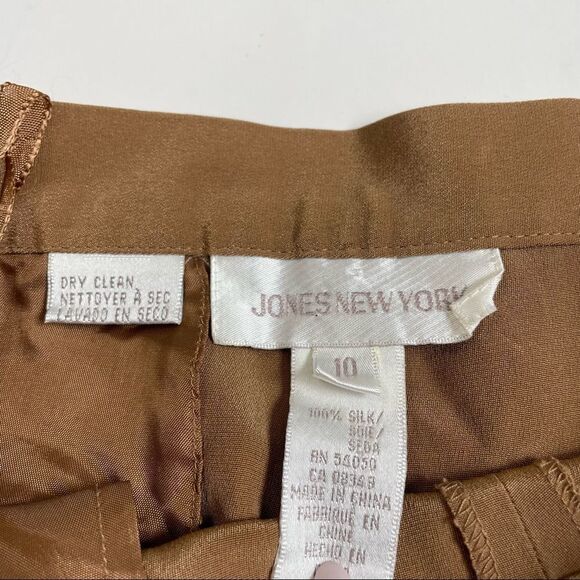 Vintage Jones New York 100% Silk Pant Suit - Picture 13 of 16